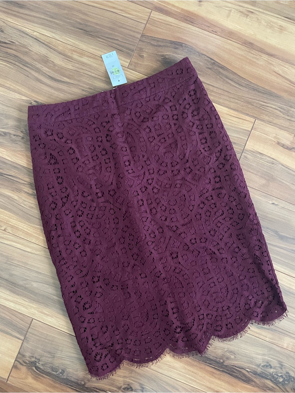 LOFT Burgundy Lace Pencil Skirt size 00 nwt